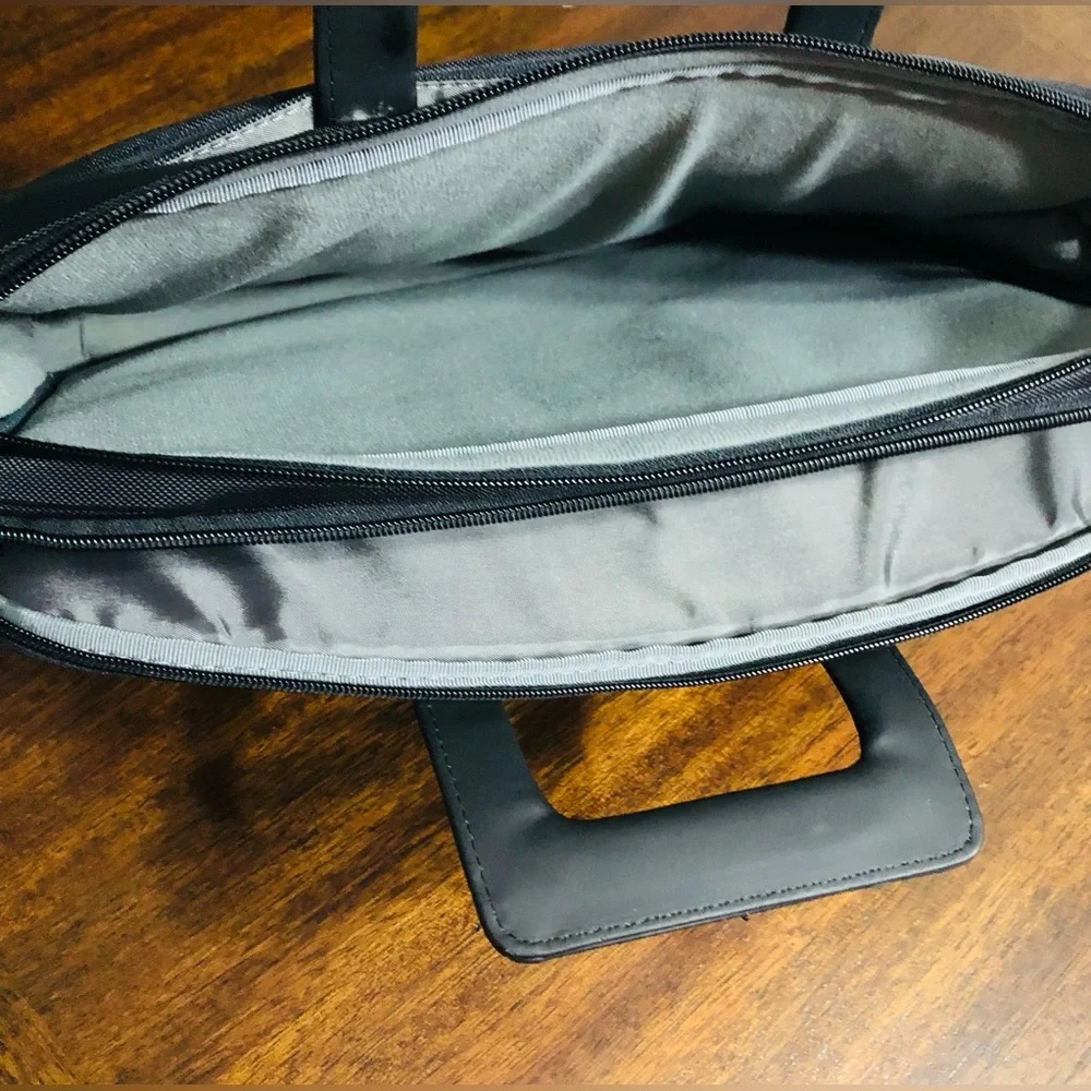 Dell shoulder hand laptop bag multiple compartment pockets black 14”X18”